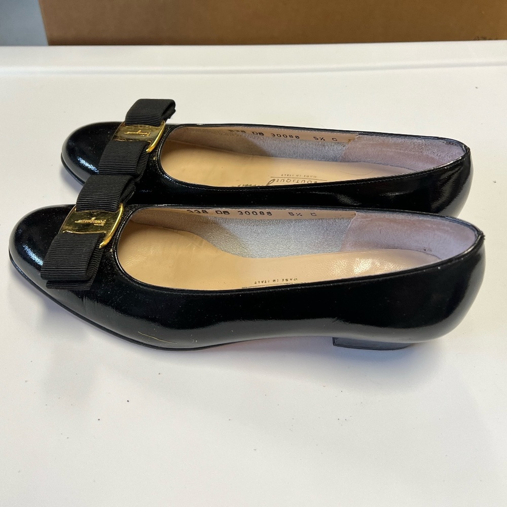 Salvatore Ferragamo Vara Pumps
